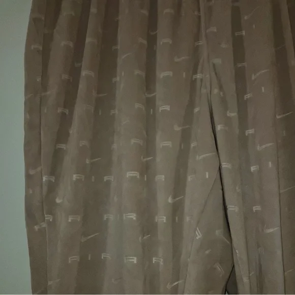 NWT Nike Air Logo Pink Plush Flare Lounge Pants - Picture 3 of 7